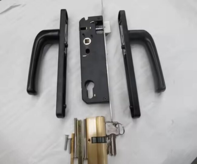 gate lock and key